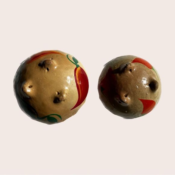 Vintage clay pepper dishes set of two - Picture 2 of 3